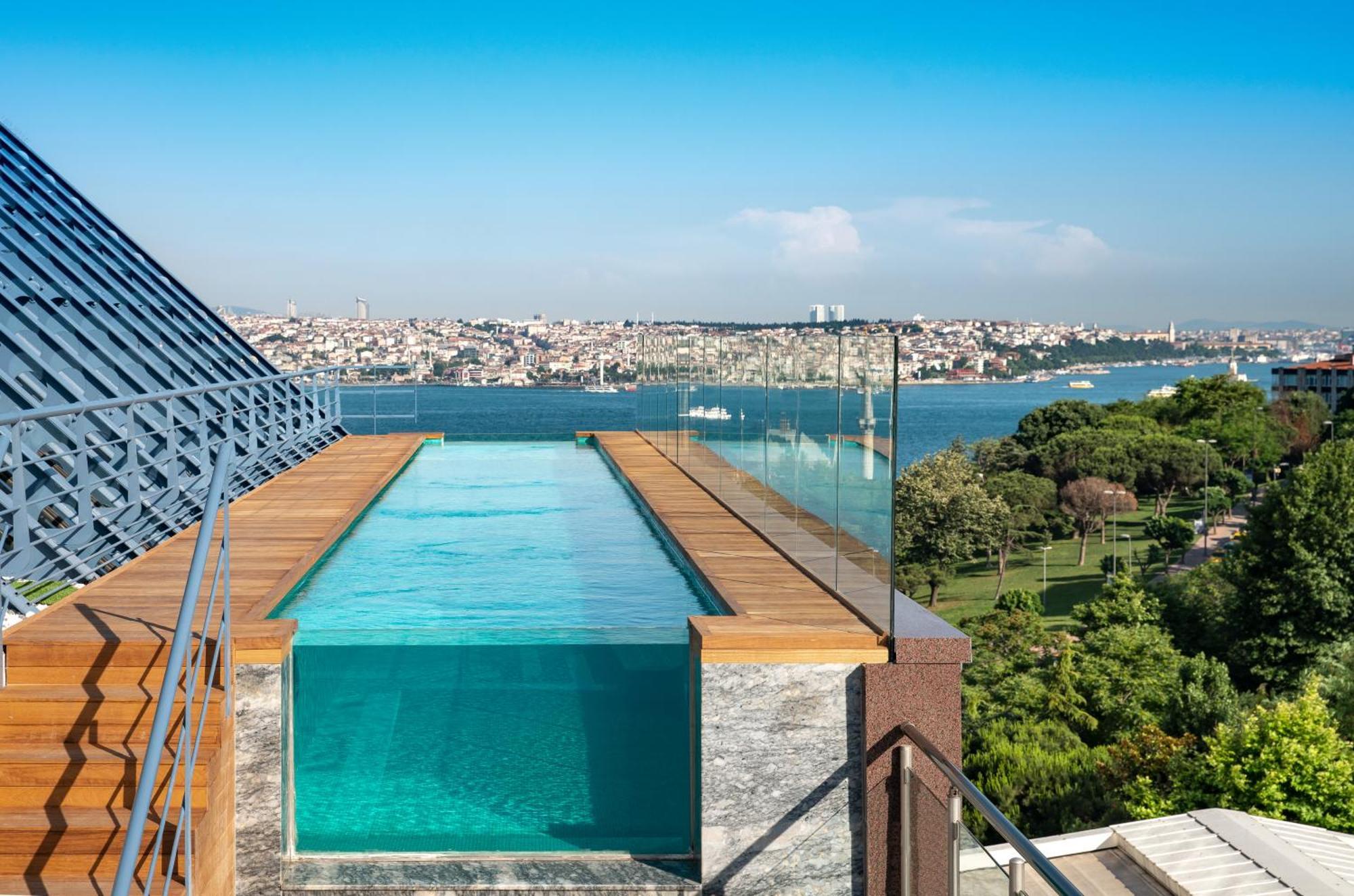 The Ritz-Carlton, Istanbul At The Bosphorus Hotel Екстериор снимка